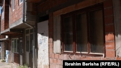 Shtëpi të ndërtuara pa leje në Leshak.