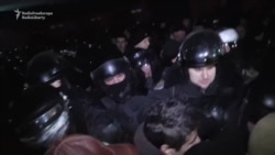 Protesters Push Inside Moldovan Parliament, Scuffle With Riot Police