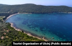 Uvala Valdanos u Ulcinju, spomenik prirode sa oko 18.000 maslina, prosječne starosti 800 godina