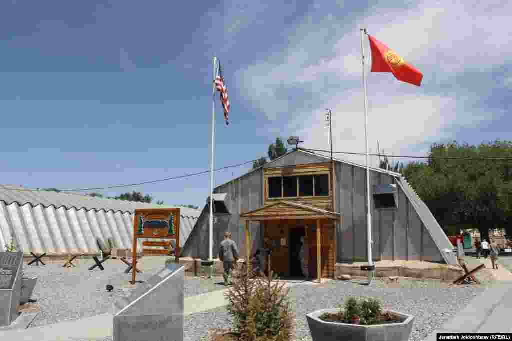 20 июня ЖК денонсировал соглашение с США о размещении в аэропорту &laquo;Манас&raquo; ЦТП.