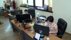 Журналисттер миллиондук айыпка жыгылды