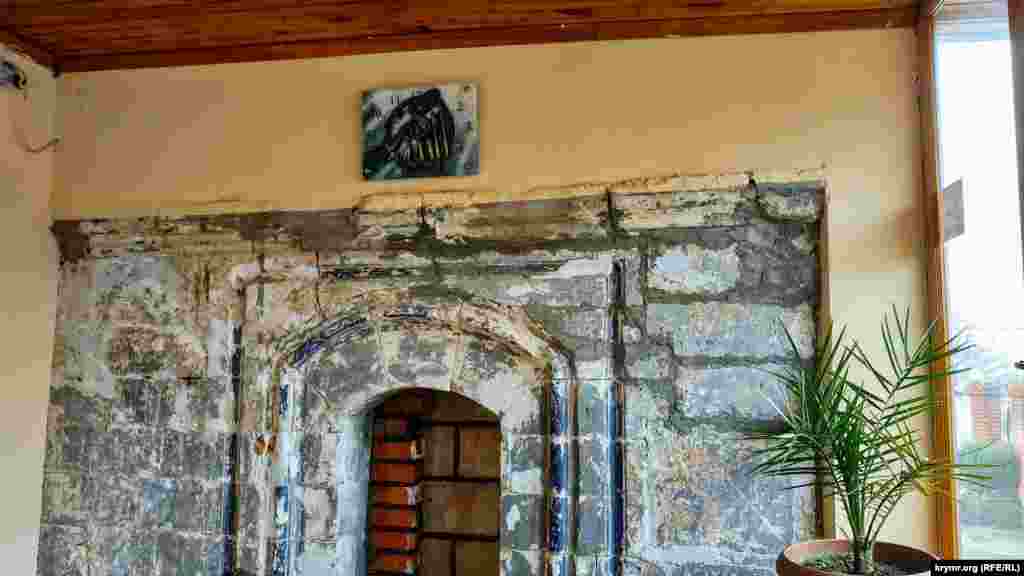 Kimer yerlerde eski qalamanıñ nümüneleri körüne