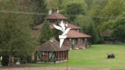 A szerbiai üdülőtábor, ahol Oroszország állítólag előkészítette a moldovai zavargásokat