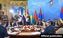 Саммит глав правительств стран ЕАЭС в Чолпон-Ате (Кыргызстан).