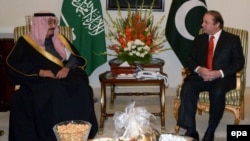Pakistani Prime Minister Nawaz Sharif meeting Saudi Crown Prince Salman bin Abdulaziz Al-Saud on February 17, 2014.