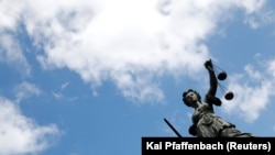 Statuja e drejtësisë - Fotografi ilustruese nga arkivi.