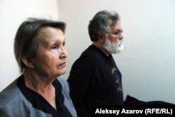 Представители истца, экологического общества «Зеленое спасение», на заседании суда по своему иску. Алматы, 11 марта 2016 года.