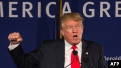 Дональд Трамп Түштүк Каролинада сүйлөгөн кези. 7-декабрь, 2015 -жыл. 