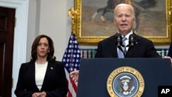 Prezident Jo Baýden (sagda) we wise-prezident Kamala Harris. Waşington, 14-nji iýul, 2024. 