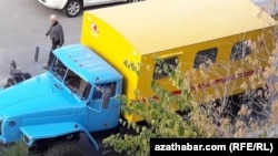 Elektrik üpjünçilik edarasynyň ulagy (Arhiw suraty)