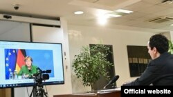 Premijer Kosova i nemačka kancelarka tokom virtuelnog sastanka