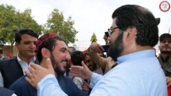 ايمل ولي خان د منظور پښتين هرکلی کوي