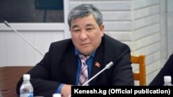 Рыскельди Момбеков.