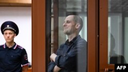 Новинарот Еван Грешкович