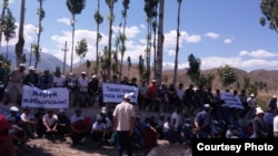 Буга чейин Жерүй кени жабылсын деген талап менен бир канча жолу митинг өткөн.