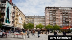 Držanje građana u izolaciji zbog političkih interesa (na fotografiji centar Prištine)