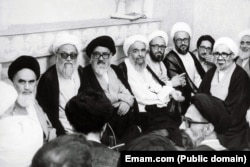 دیدار اعضای مجلس خبرگان قانون اساسی با آیت الله خمینی