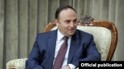 Женгиз Камиль Фырат.