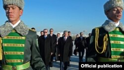 Кыргызстандын президенти Алмазбек Атамбаев, Туркиянын мамлекет башчысы Режеп Тайып Эрдоган жана башкалар. Ашхабад, 12-декабрь, 2015-жыл