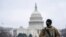 Национальная гвардия США охраняет здание Капитолия во время слушаний по импичменту Дональда Трампа, 11 февраля 2021 года