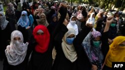 پاکستانیو مېرمنو وخت په وخت د تشدد خلاف خپل غږ پورته کړی دی. 