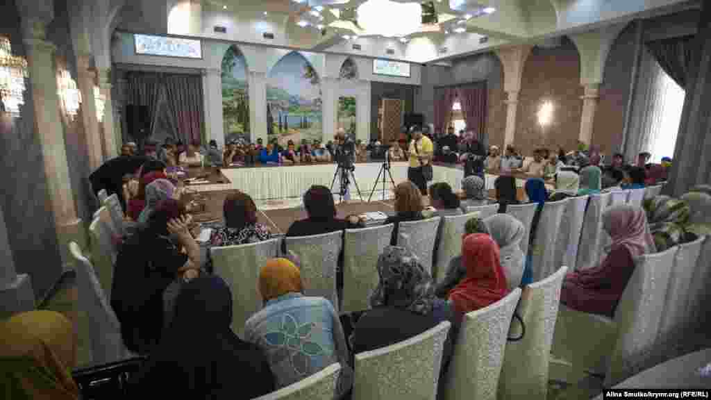 Учасники зборів вирішили відтепер проводити свої зібрання в різних регіонах Криму, щоб активісти на місцях брали участь у діяльності об'єднання і бльше дізнавалися про нього.