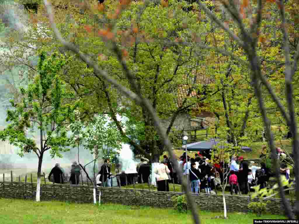 "ახალი ღვინის ფესტივალი" - ეთნოგრაფიულ მუზეუმში რიგით მეორე „ახალი ღვინის ფესტივალი“ გამართა „ღვინის კლუბმა“.