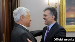 Татарстан делегациясен Әнкарада Төркия президенты кабул итте. Фәрит Мөхәммәтшин (с) һәм Абдуллаһ Гүл (у) 