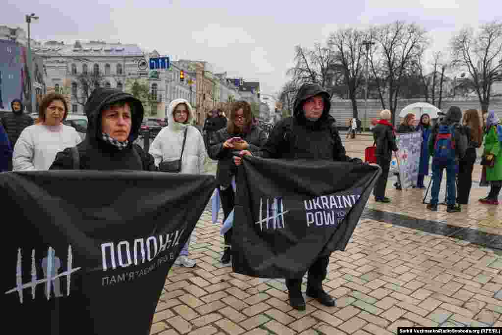 День заключенного писателя, или День пустых стульев (Empty Chair Day) отмечается 15 ноября по инициативе Международного ПЕН. С 2018 года Украинский ПЕН совместно с Центром гражданских свобод организовывает в этот день правозащитную акцию, чтобы напомнить украинцам и миру о писателях, деятелях искусства и всех украинцах, которые не могут быть в этот день с нами из-за российской агрессии