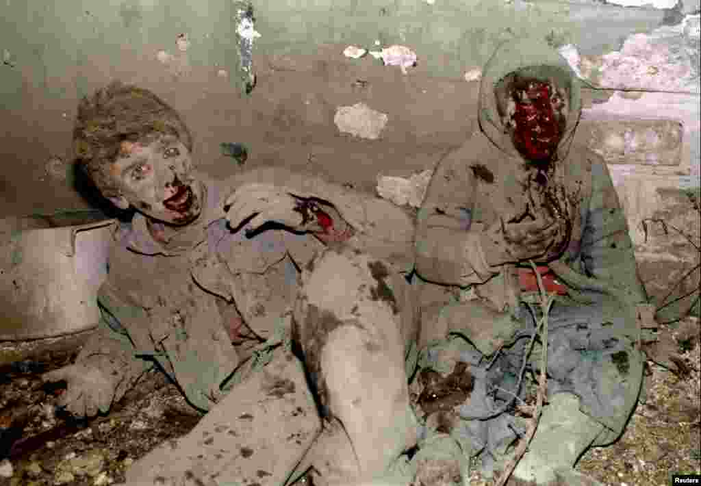 Чевнаш хилла нохчийн бераш ду орца доьхуш, маьхьарий детташ. 1995-чу шарахь дечкен-беттан 10-чу дийнахь Соьлжа-ГӀаларчу президентан цӀийнан 500 метр къилбехьа йолчу гӀишлонна тӀе танкан хIоъ-молха доьжча, мел лахара 6 стаг вийра, берашна чевнаш йинера.