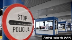 Pikëkalimi kufitar mes Serbisë dhe Kroacisë. Fotografi ilustruese nga arkivi. 