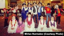 Борбордо билим алган тестиер балдар.