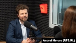 Dan Perciun, ministrul Educației, în studioul Europei Libere.