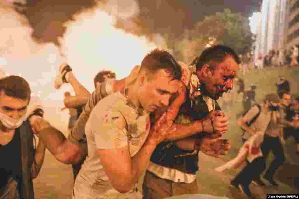 Протести у Білорусі.&nbsp;9 серпня у Білорусі відбулися вибори президента. ЦВК країни оголосила переможцем Олександра Лукашенка. Люди вийшли на вулиці, висловлюючи недовіру цим результатам. Протести у Білорусі тривають уже п'ятий місяць