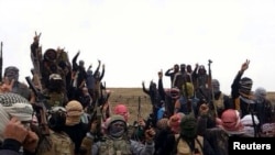 Рамади шаарындагы согуштан бир көрүнүш. 1-январь 2014-жыл