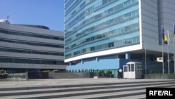 Zgrada institucija BiH jutro nakon protesta, Sarajevo, 7. juni 2013.