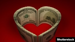 Милициянын маалыматында сауналар денесин саткан кыздардан 500 сомдон алып турат.