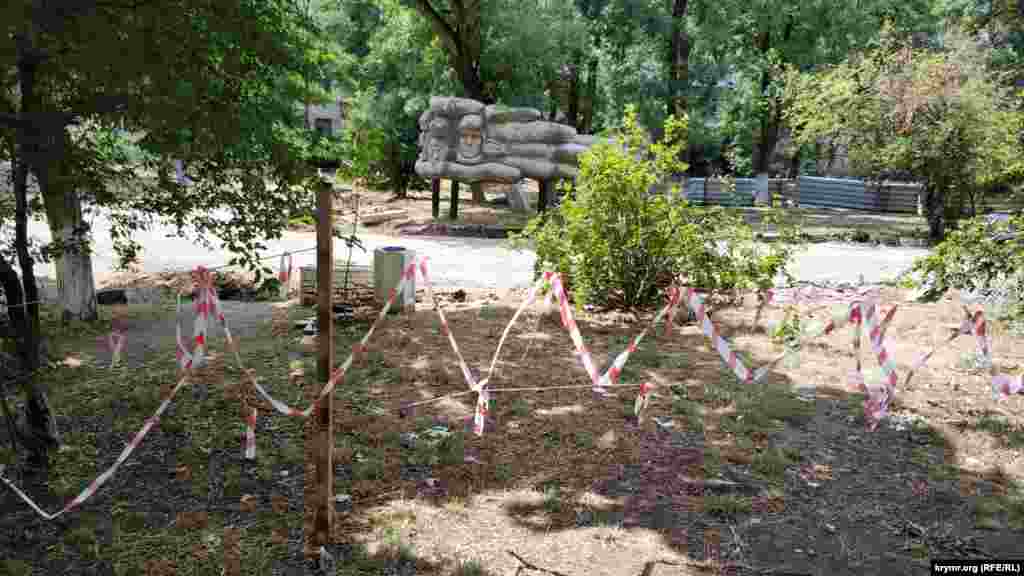 Skverde yol taşını töşeyler