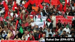 د نومبر پر ۲۹مه نېټه د زده کونکو د پاکستان په کچه د خپلو حقونو په حق کې مظاهرې وکړې. 