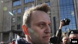 Лидер российской оппозиции Алексей Навальный на митинге протеста против решения московского мэра о "реновации". Москва, 14 мая 2017 года