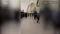 Aşgabadyň aeroportunda uly nobatlar döredi