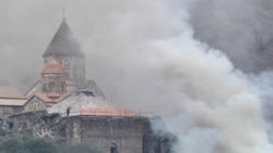 Russian Peacekeepers Find Armenians Leaving Occupied Districts, Burning Homes Behind Them