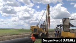 Foto gjatë punimeve për ndërtimin e "Rrjedhës Turke" në Vojvodinë.