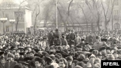 90-жылдардагы демократиялык манифестациялар