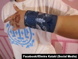 Один из элементов костюма крымскотатарских женщин. Его предназначением было прикрыть тыльную сторону женской руки от чужих глаз