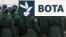 Autoritetet ruse kanë ushtruar trysni ndaj rekrutëve - të cilët nuk lejohen të dërgohen në luftime - që të nënshkruajnë kontrata për shërbim ushtarak.