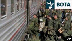 Kremlini është përpjekur të shmangë thirrjen masive të burrave për luftë në Ukrainë. Urdhri për mobilizim të pjesshëm në shtator të vitit 2022 është pritur keq nga shumica e popullsisë.