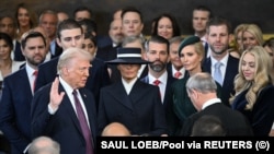 Donald Trump a depus jurământul de învestitură pentru cel de-al doilea mandat al său ca președinte american, luni, 20 ianuarie 2024. Este al 47-lea președinte al Statelor Unite. Ceremonia a avut loc în Sala Rotondă a Congresului American în clădirea Capitoliului.