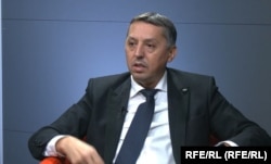 Ministrul Educației, Daniel David, a declarat sâmbătă că o parte din deficitul bugetar provine din Educație.