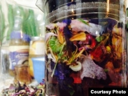 Из Ирана можно привезти многое - я взяла цветочный чай.